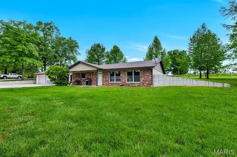 2428 E Highway 47, Winfield, MO 63389