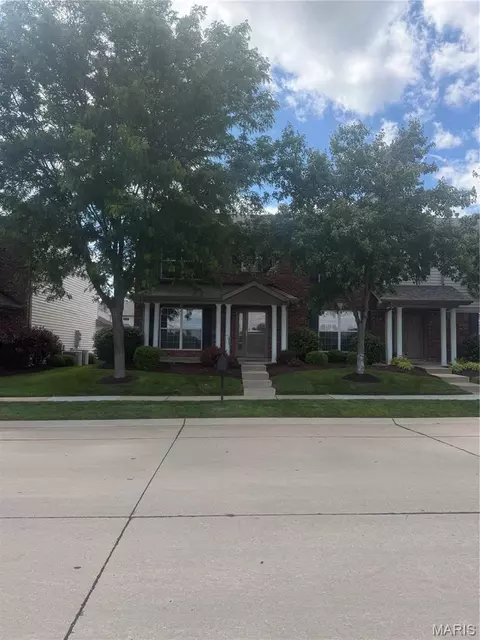 1109 Ridgeway Dr, Lake Saint Louis, MO 63367