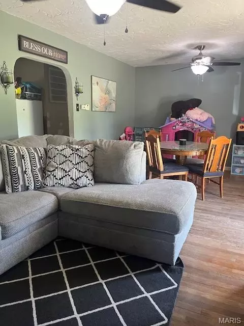 Living - 1461 Elmont Rd, Sullivan, MO 63080 photo 1 of 2