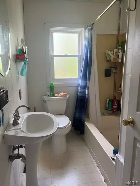 Bath - 1461 Elmont Rd, Sullivan, MO 63080 photo 1 of 1