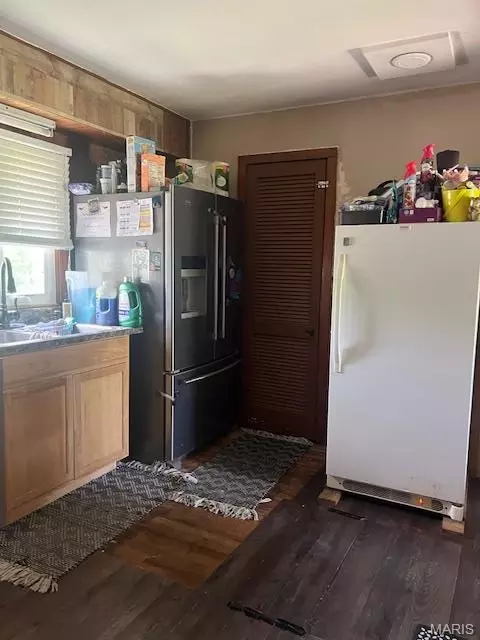 Kitchen - 1461 Elmont Rd, Sullivan, MO 63080 photo 1 of 2