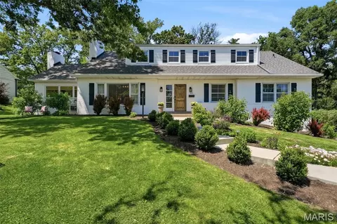 427 Clif Side Dr, Glendale, MO 63122