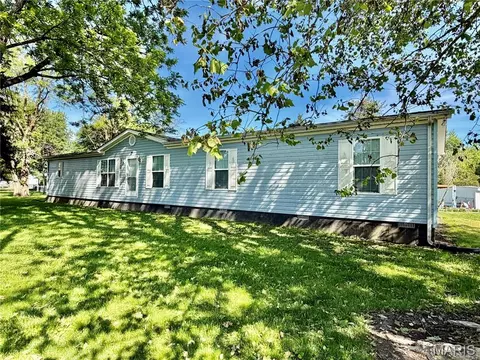 310 Carney, Wilsonville, IL 62093