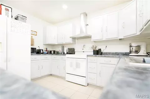 Kitchen - 29828 Anthony Rd, Falcon, MO 65470 photo 2 of 2