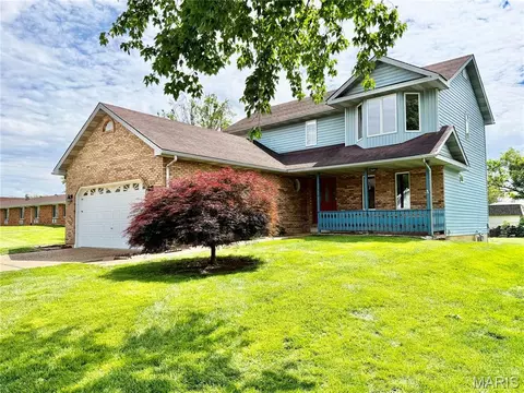 1514 Mccoy Dr, Edwardsville, IL 62025