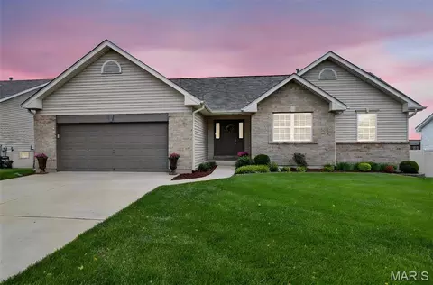 1214 Sunny Ridge Dr, O'fallon, MO 63366