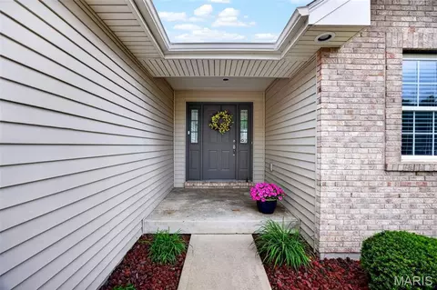 Exterior - 1214 Sunny Ridge Dr, O'fallon, MO 63366 photo 5 of 9