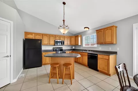 Kitchen - 1214 Sunny Ridge Dr, O'fallon, MO 63366 photo 1 of 5