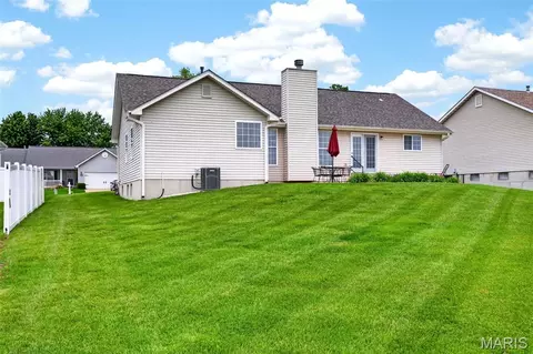 Exterior - 1214 Sunny Ridge Dr, O'fallon, MO 63366 photo 8 of 9