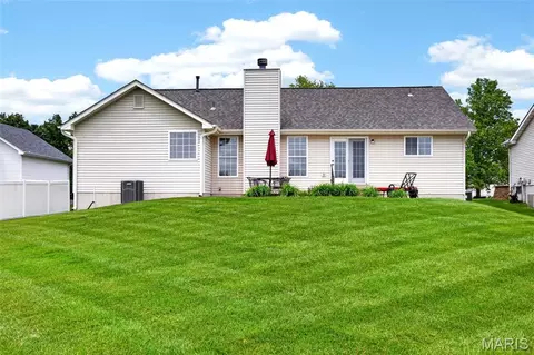 Exterior - 1214 Sunny Ridge Dr, O'fallon, MO 63366 photo 9 of 9