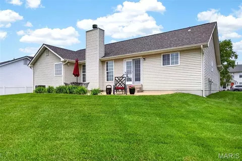 Exterior - 1214 Sunny Ridge Dr, O'fallon, MO 63366 photo 7 of 9