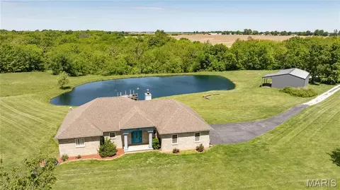 21465 Beaty Mound Rd, Jerseyville, IL 62052