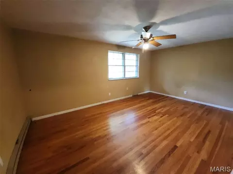 Living - 40 Rainbow Trl, Arnold, MO 63010 photo 2 of 3