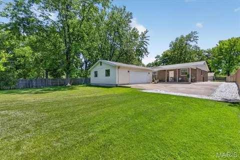Exterior - 1339 Virginia Dr, Ellisville, MO 63011 photo 6 of 12