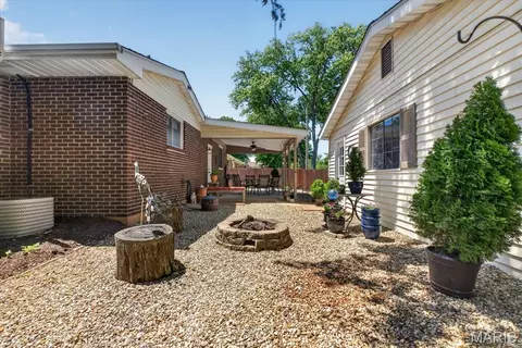 Exterior - 1339 Virginia Dr, Ellisville, MO 63011 photo 5 of 12