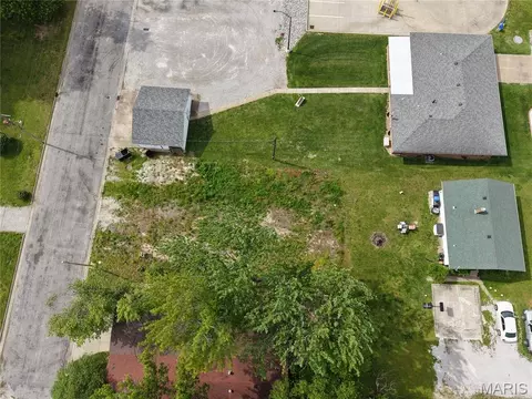 825 Hartman Dr, Red Bud, IL 62278 photo 6