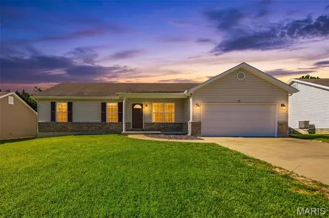 351 Gardenia Dr, Troy, MO 63379