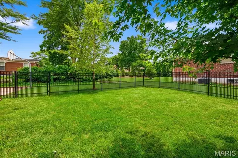 409 Mayfair Dr, Ballwin, MO 63011 photo 54