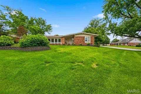 409 Mayfair Dr, Ballwin, MO 63011 photo 67