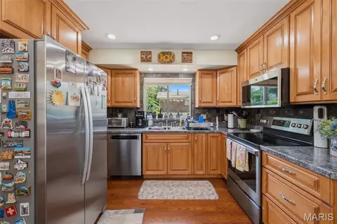 409 Mayfair Dr, Ballwin, MO 63011 photo 15