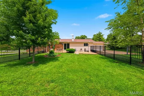 409 Mayfair Dr, Ballwin, MO 63011 photo 52
