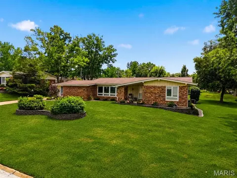 409 Mayfair Dr, Ballwin, MO 63011 photo 46