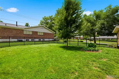 409 Mayfair Dr, Ballwin, MO 63011 photo 50