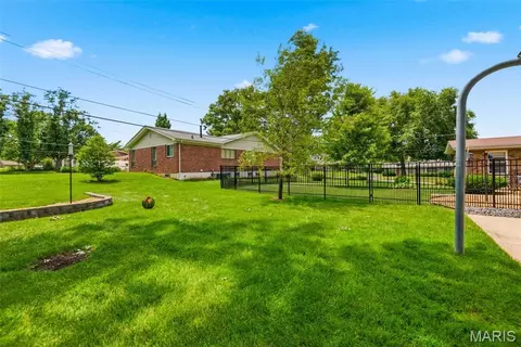 409 Mayfair Dr, Ballwin, MO 63011 photo 56
