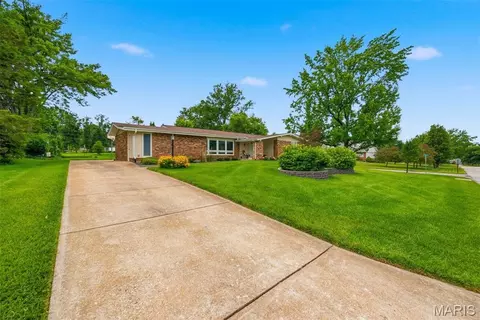 409 Mayfair Dr, Ballwin, MO 63011 photo 64