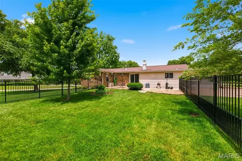 409 Mayfair Dr, Ballwin, MO 63011 photo 51