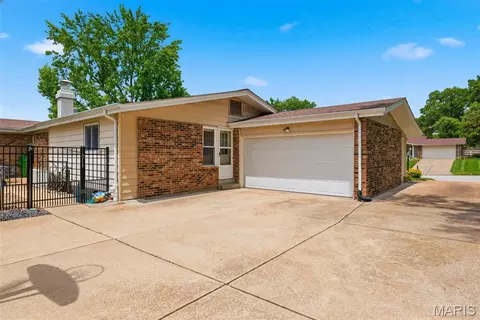 409 Mayfair Dr, Ballwin, MO 63011 photo 55