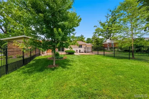 409 Mayfair Dr, Ballwin, MO 63011 photo 53