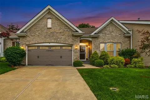 14305 Gatwick Ct, Chesterfield, MO 63017