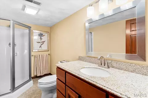 Bath - 9 Calypso Ct, Belleville, IL 62221 photo 6 of 6