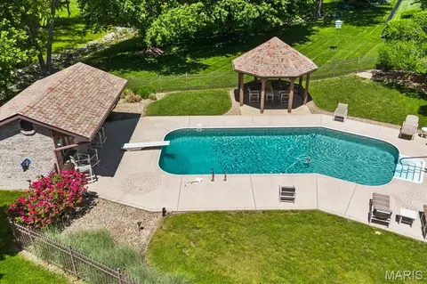 Exterior - 9 Calypso Ct, Belleville, IL 62221 photo 13 of 18