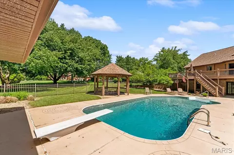 Exterior - 9 Calypso Ct, Belleville, IL 62221 photo 9 of 18