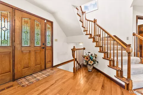 Entry Way - 9 Calypso Ct, Belleville, IL 62221 photo 1 of 7