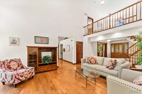 Living - 9 Calypso Ct, Belleville, IL 62221 photo 3 of 4
