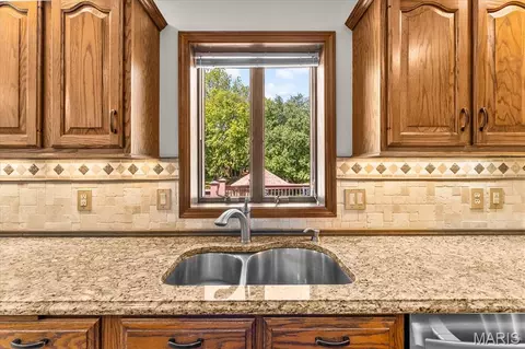 Kitchen - 9 Calypso Ct, Belleville, IL 62221 photo 5 of 5