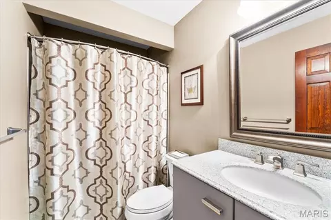 Bath - 9 Calypso Ct, Belleville, IL 62221 photo 5 of 6