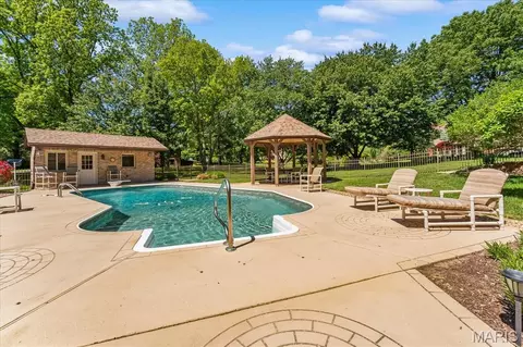 Exterior - 9 Calypso Ct, Belleville, IL 62221 photo 8 of 18