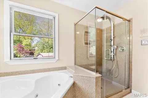 Bath - 9 Calypso Ct, Belleville, IL 62221 photo 2 of 6