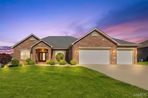1508 Shadow Rdg, Columbia, IL 62236