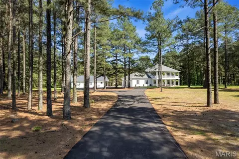 50 Grand Mesa, Benton, MO 63736
