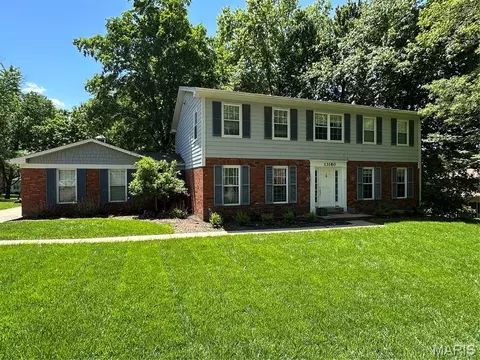 13180 Huntercreek Ridge Rd, Saint Louis, MO 63131