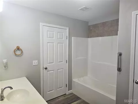 Bath - 1603 E Stoddard St, Dexter, MO 63841 photo 2 of 2
