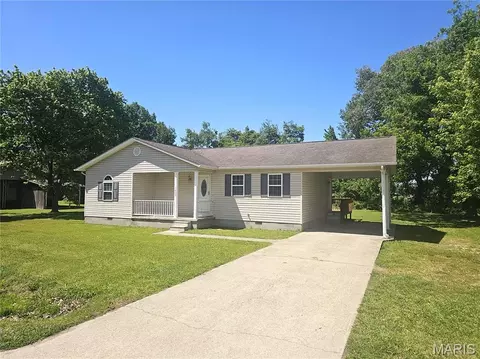 1603 E Stoddard St, Dexter, MO 63841