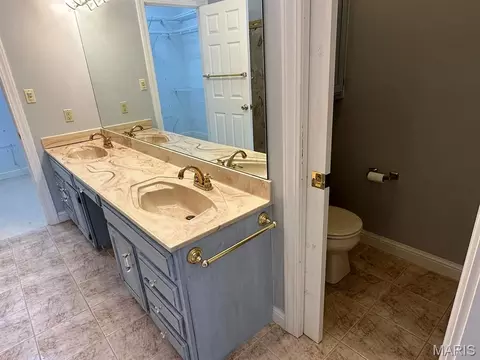 Bath - 4 Grayson Ridge Dr, Washington, MO 63090 photo 2 of 5