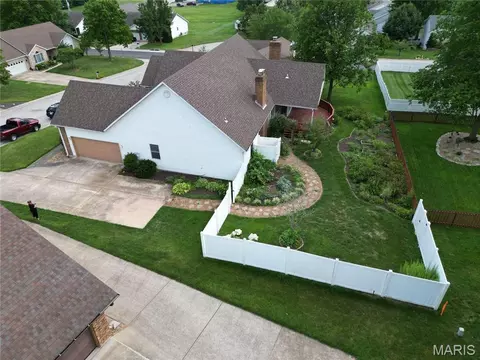 Exterior - 4 Grayson Ridge Dr, Washington, MO 63090 photo 10 of 17