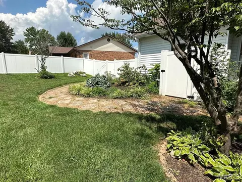Exterior - 4 Grayson Ridge Dr, Washington, MO 63090 photo 5 of 17
